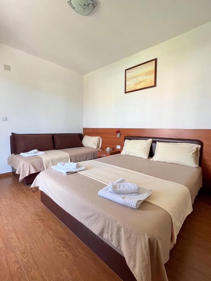 Apartments Fat E Jet - Pool & Breakfast Ulcinj Exteriör bild