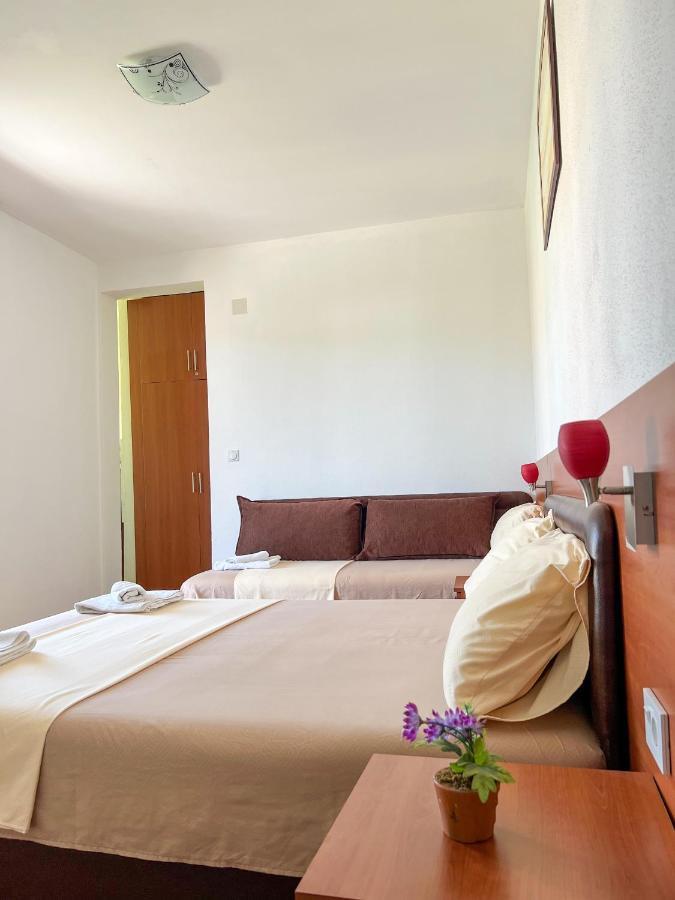 Apartments Fat E Jet - Pool & Breakfast Ulcinj Exteriör bild