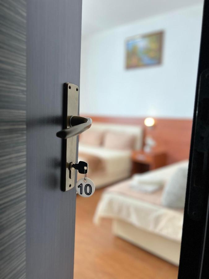 Apartments Fat E Jet - Pool & Breakfast Ulcinj Exteriör bild