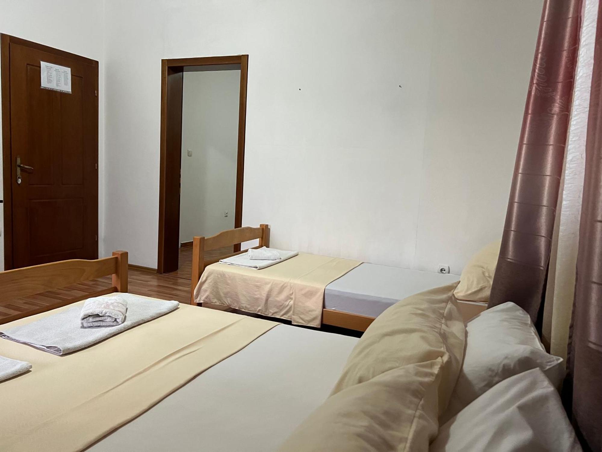 Apartments Fat E Jet - Pool & Breakfast Ulcinj Exteriör bild