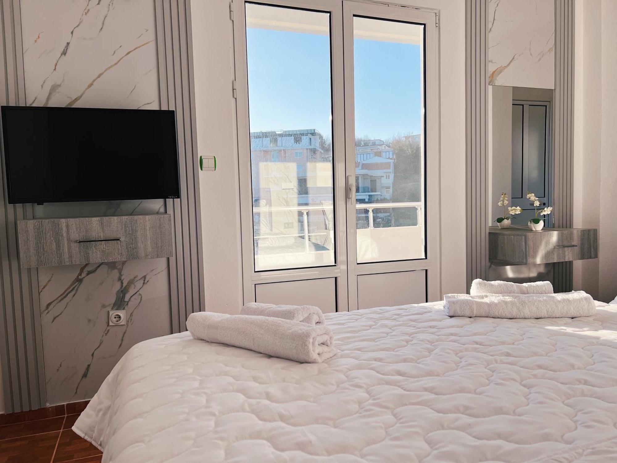 Apartments Fat E Jet - Pool & Breakfast Ulcinj Exteriör bild