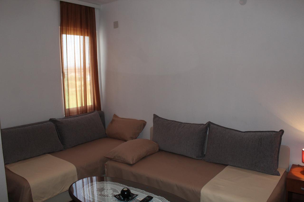 Apartments Fat E Jet - Pool & Breakfast Ulcinj Exteriör bild