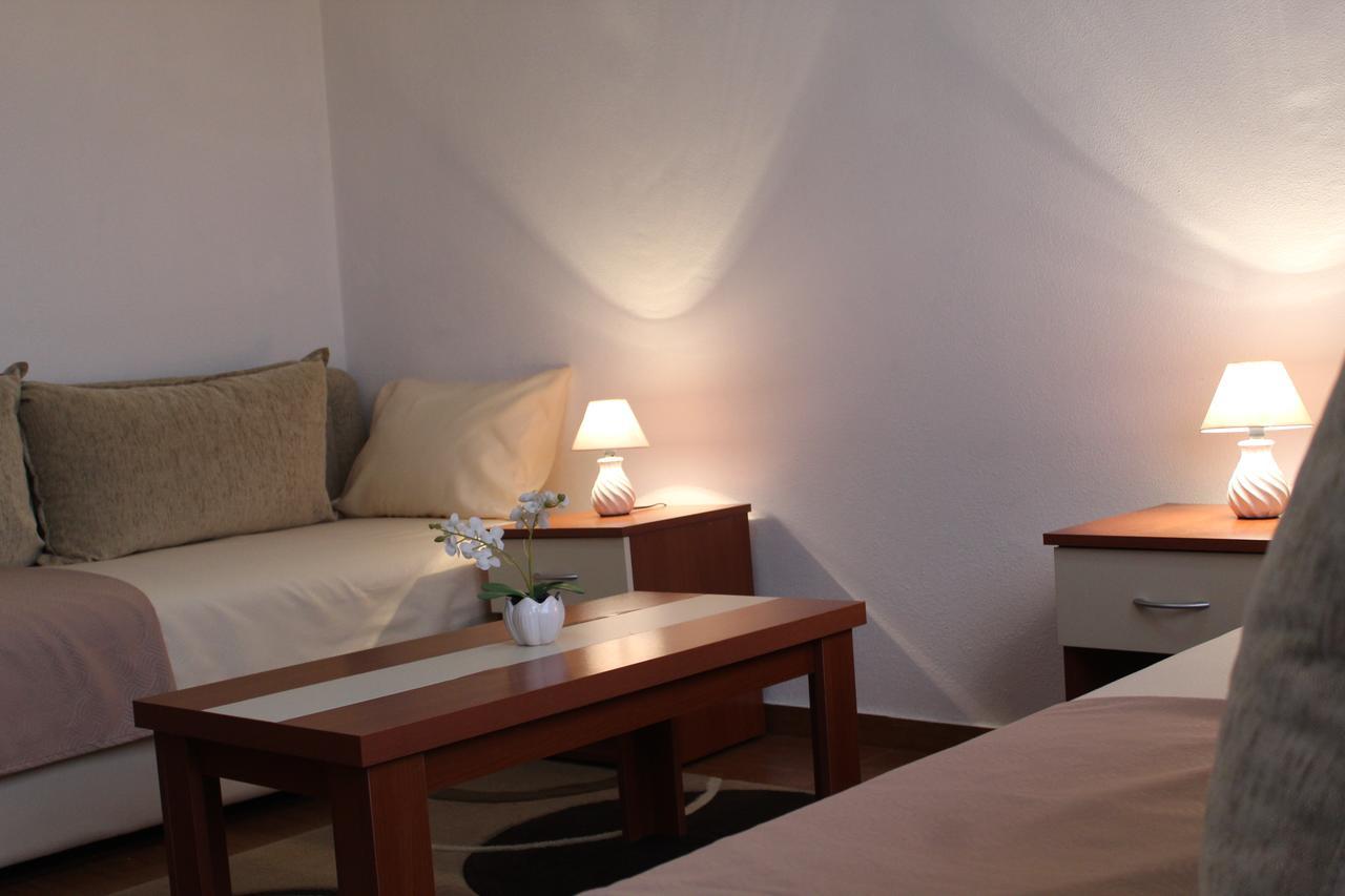 Apartments Fat E Jet - Pool & Breakfast Ulcinj Exteriör bild