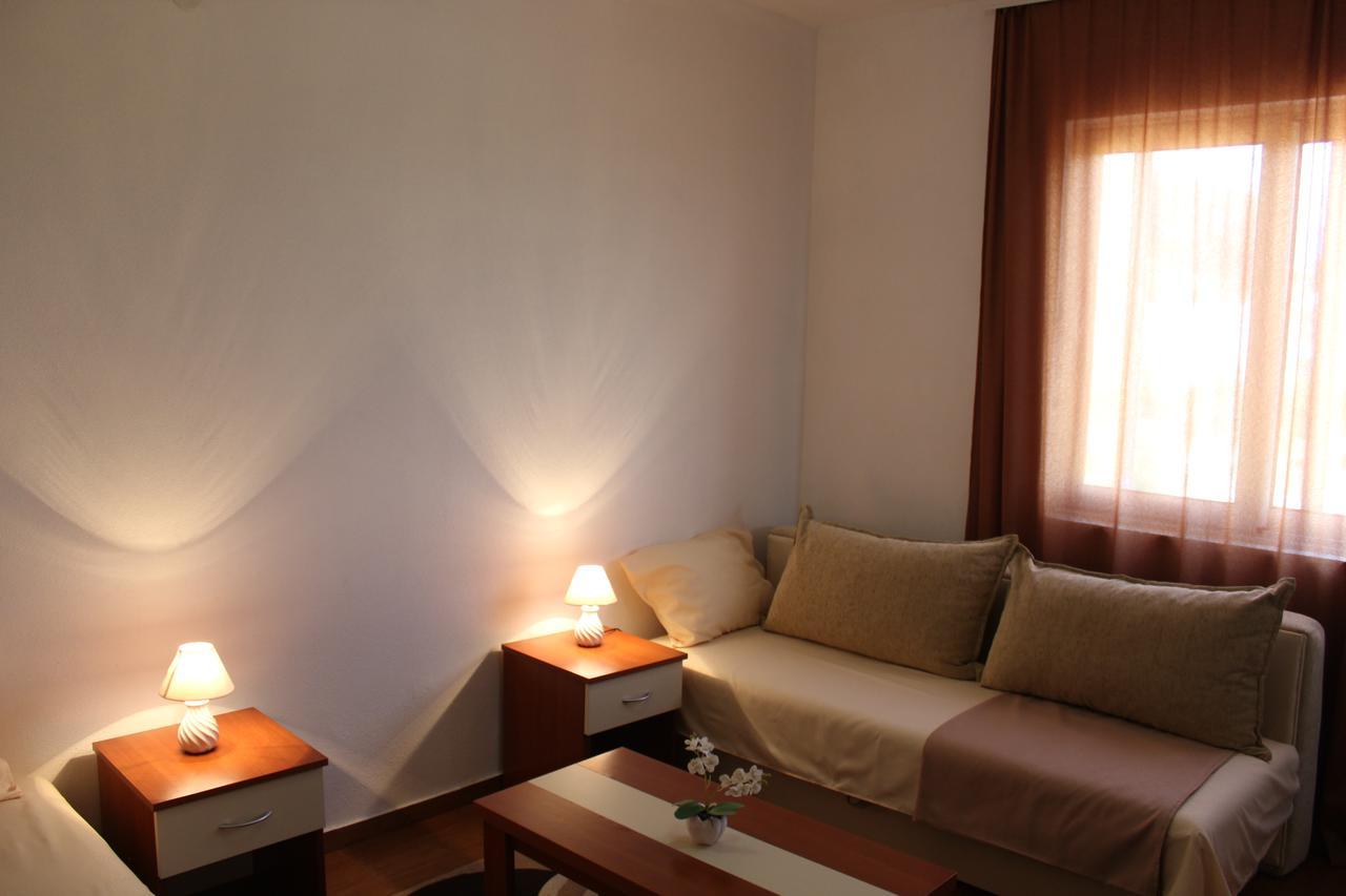 Apartments Fat E Jet - Pool & Breakfast Ulcinj Exteriör bild