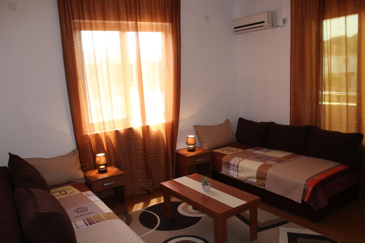 Apartments Fat E Jet - Pool & Breakfast Ulcinj Exteriör bild