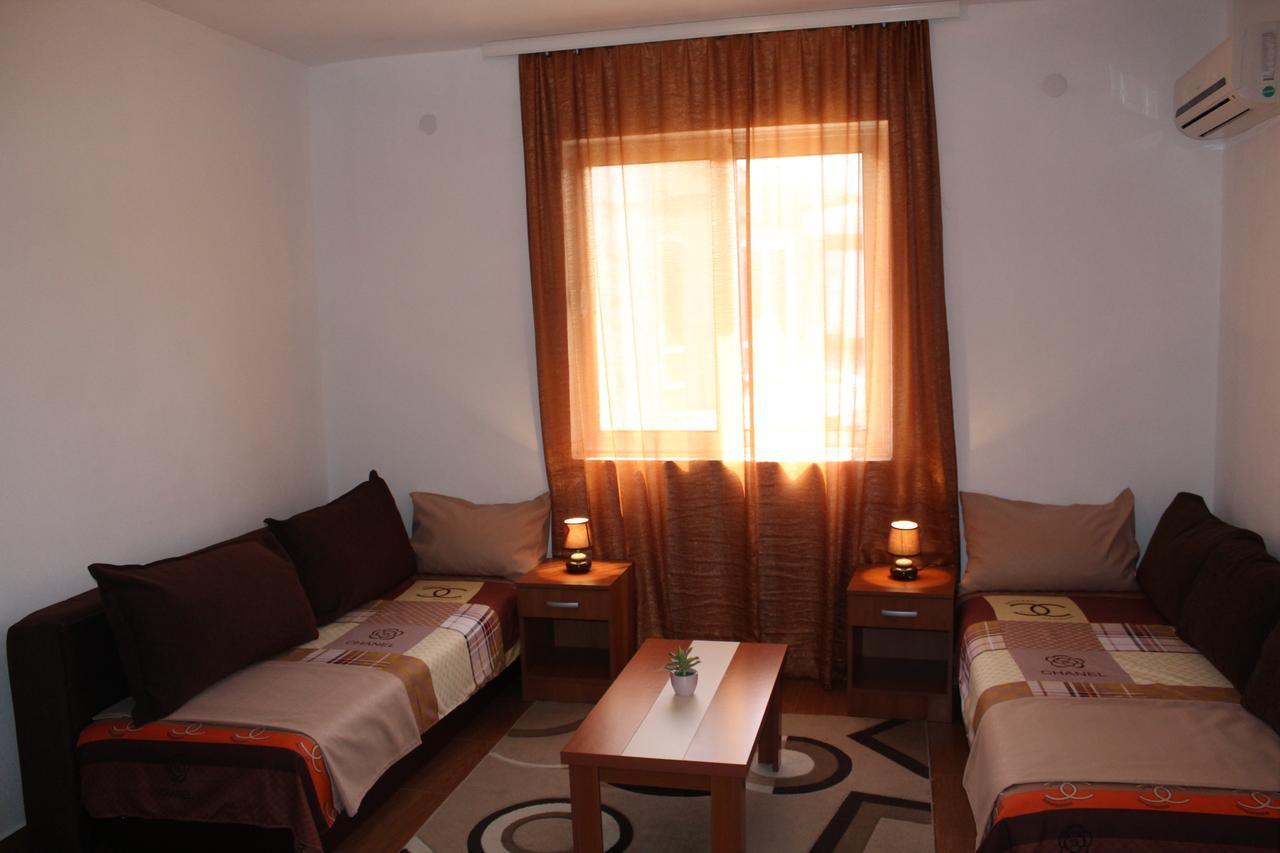 Apartments Fat E Jet - Pool & Breakfast Ulcinj Exteriör bild